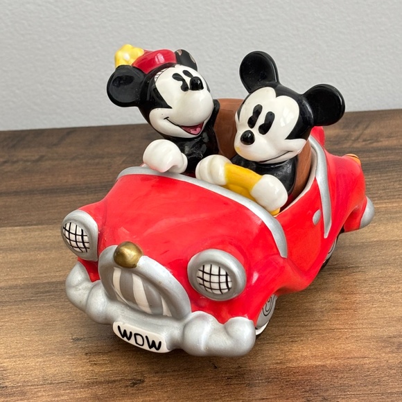 Walt DISNEY Salt & Pepper Shakers Magnetic MICKEY & MINNIE MOUSE Retro Red CAR 3 - Picture 1 of 15